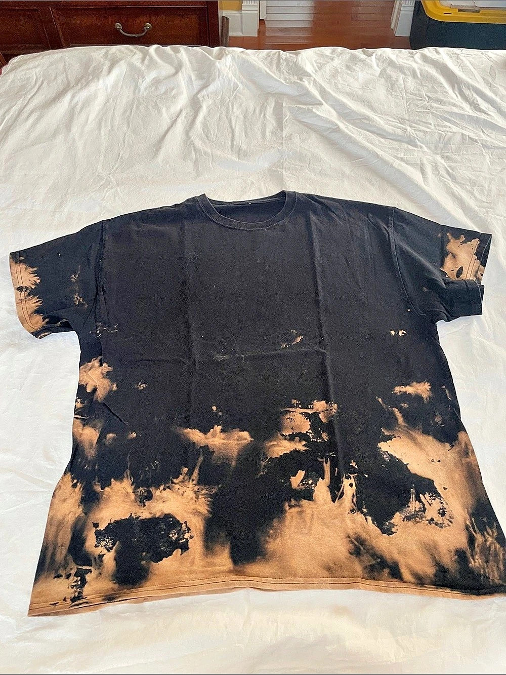 Bleach Dye Short Sleeve Tee in Black & Brown